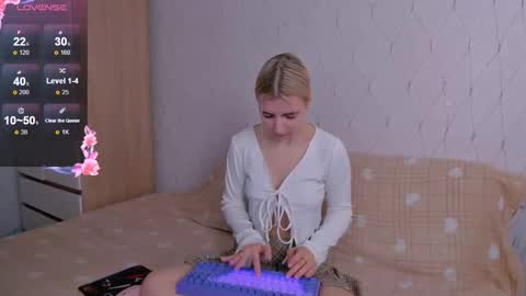 Your kitty online show from October 29, 3:30 am