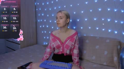 Your kitty online show from November 12, 4:09 pm