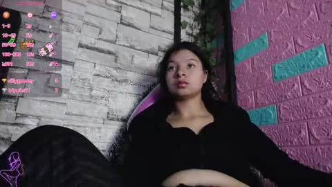  MAILY CAN  online show from December 18, 1:06 pm