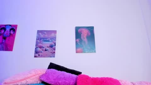 mai  online show from March 3, 7:10 pm