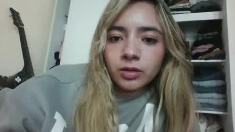 majo_gomezz online show from November 1, 11:59 pm