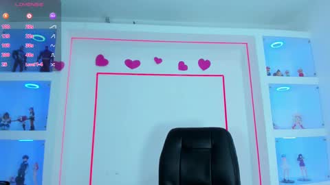 Snapshot of malaikabrown chatting on February 21, 6:26 pm online show from February 21, 6:26 pm