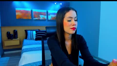 Malaikah online show from November 8, 8:01 pm