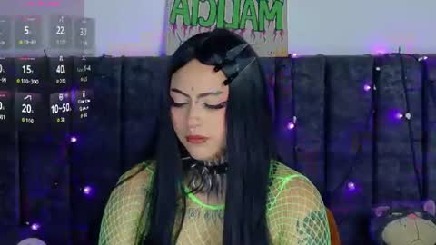 maliciaxpoison online show from July 18, 4:47 am