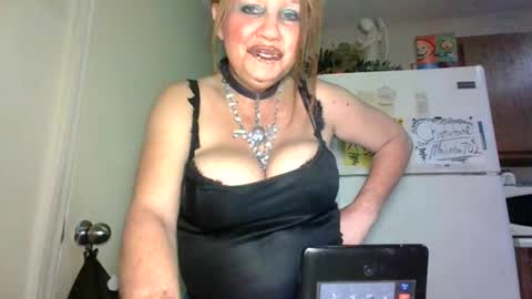 malinda702 online show from November 17, 6:16 am