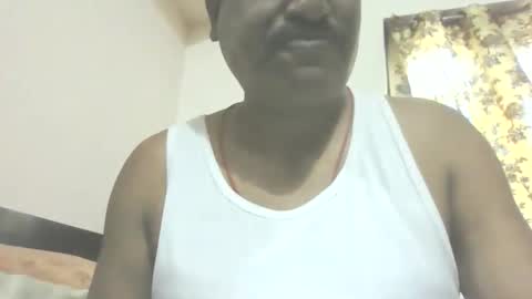 Sree0703 online show from November 21, 9:40 am