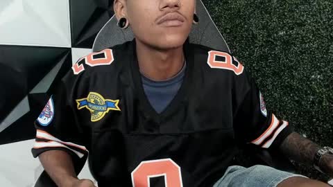 man_sant11 online show from April 11, 4:33 pm