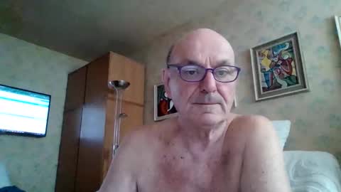 manes5858 online show from April 25, 2:14 pm