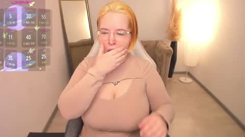 manic_pixie_ online show from April 8, 3:48 pm