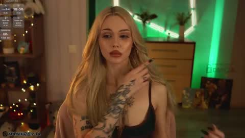 Amelie online show from April 16, 9:39 pm