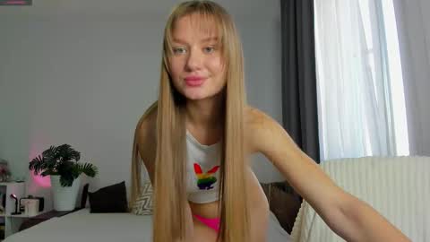 Snapshot of manita_misti chatting on September 19, 10:08 am Manita online show from September 19, 10:08 am