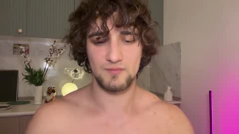 manolein online show from December 1, 8:07 pm