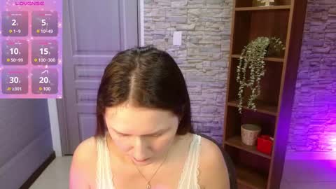 Snapshot of manue_bela chatting on February 22, 11:13 am Angela online show from February 22, 11:13 am