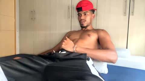 Snapshot of manuel__brown chatting on February 6, 10:32 pm Manuel online show from February 6, 10:32 pm
