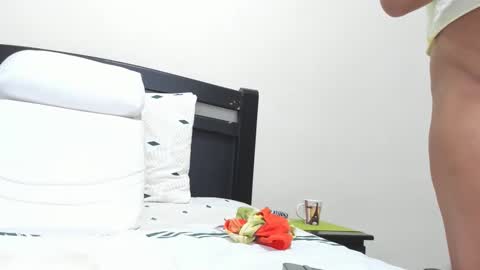 Mara online show from December 18, 1:17 pm