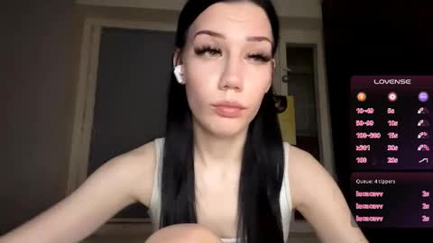 Snapshot of marandawerling chatting on October 18, 7:29 pm Elizaveta online show from October 18, 7:29 pm