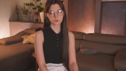 Eva online show from April 28, 2:43 pm
