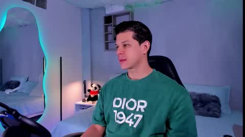 Marco Sullivan online show from November 19, 1:43 pm