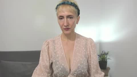 margaretmature online show from October 3, 12:13 pm