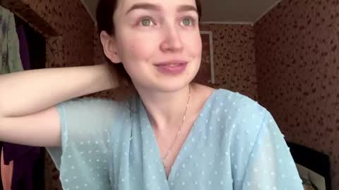 Chloe online show from May 14, 2:48 pm