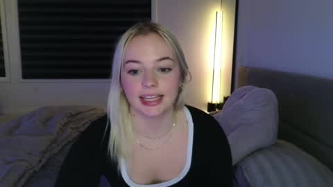 margot_robbie7 online show from November 19, 12:54 am