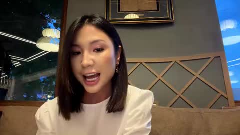 Lily online show from June 9, 2:39 pm