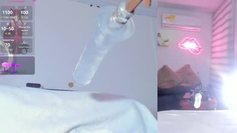 maria_jones__ online show from April 12, 7:45 am