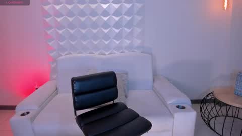 MARIA HERRERA  online show from March 3, 10:17 pm