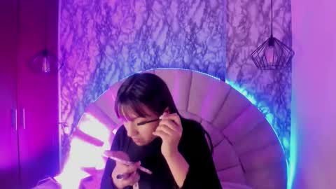   online show from November 5, 12:18 pm