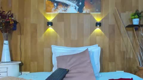 Mariana Angel online show from April 1, 3:20 pm