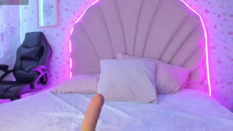 Snapshot of mariana_babe_ chatting on February 20, 6:57 pm mariana_babe_ online show from February 20, 6:57 pm