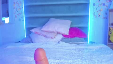 Snapshot of mariana_babe_ chatting on March 7, 12:23 pm mariana_babe_ online show from March 7, 12:23 pm