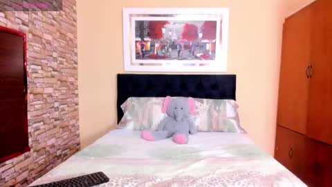 mariana mauricio online show from February 19, 7:57 pm