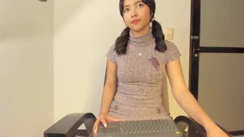 Mariana  online show from December 15, 2:02 pm