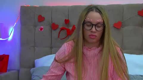 Snapshot of marianeumann chatting on February 14, 7:33 pm Maria online show from February 14, 7:33 pm