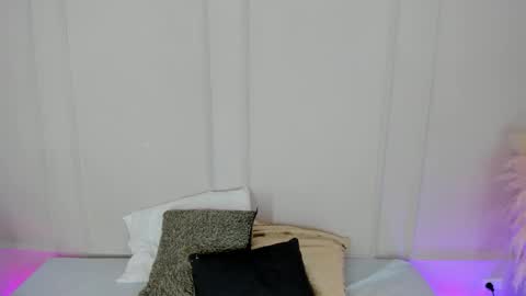 Maria Pettit online show from December 19, 12:00 pm