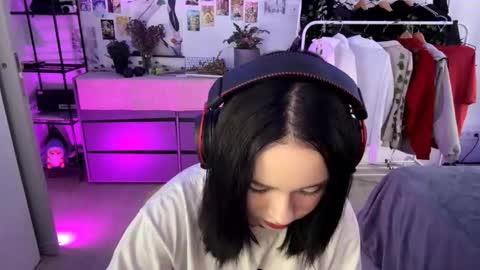 Emily online show from October 16, 7:30 am