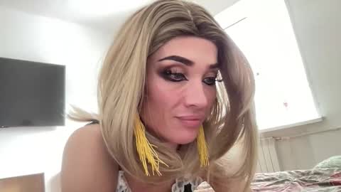 Mari online show from November 15, 11:01 am