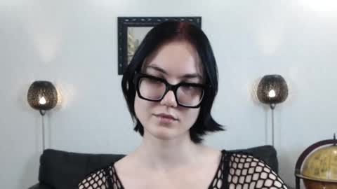 Marie Fitch online show from December 4, 12:10 am