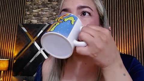 marie_hss online show from April 7, 9:06 pm