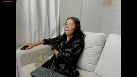 marie_luuu online show from January 29, 9:55 am