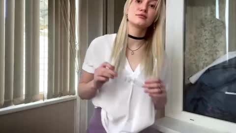 Hey Im Ash  I think together we can hit first 10 thumbs up online show from February 26, 11:02 am