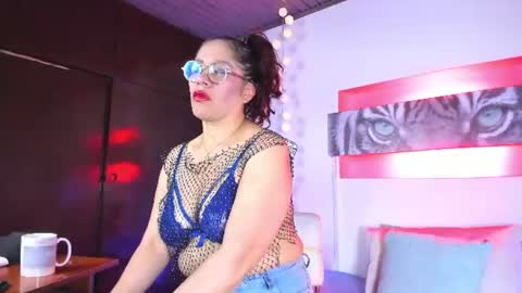 mariia_paulaa online show from July 1, 4:21 am