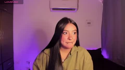 Mariana Hasper online show from June 18, 6:46 pm