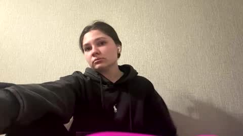 Emmie online show from March 17, 8:25 pm