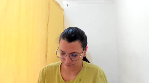 Snapshot of marilyn_garcia chatting on October 18, 5:06 pm MARILYN SEXY online show from October 18, 5:06 pm