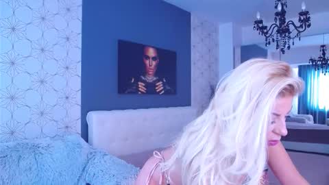 Snapshot of marimais chatting on September 28, 6:55 am Mary Mais online show from September 28, 6:55 am