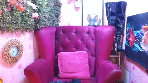 Snapshot of mariposa_911 chatting on October 13, 8:44 pm LEAH online show from October 13, 8:44 pm