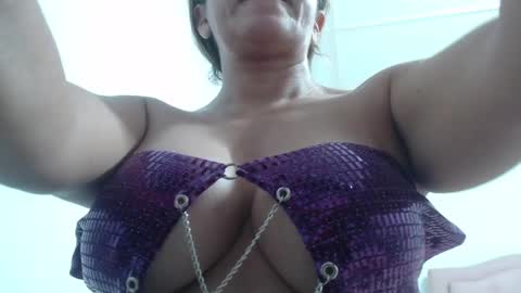 Snapshot of mariska_69 chatting on February 13, 6:30 am mariska_69 online show from February 13, 6:30 am