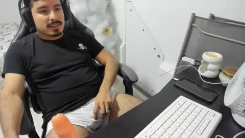 mark_82546 online show from December 18, 8:42 am